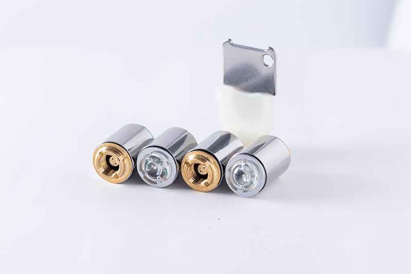 Tappini Acciao Plastica Sistema Monitoraggio Pressione 01